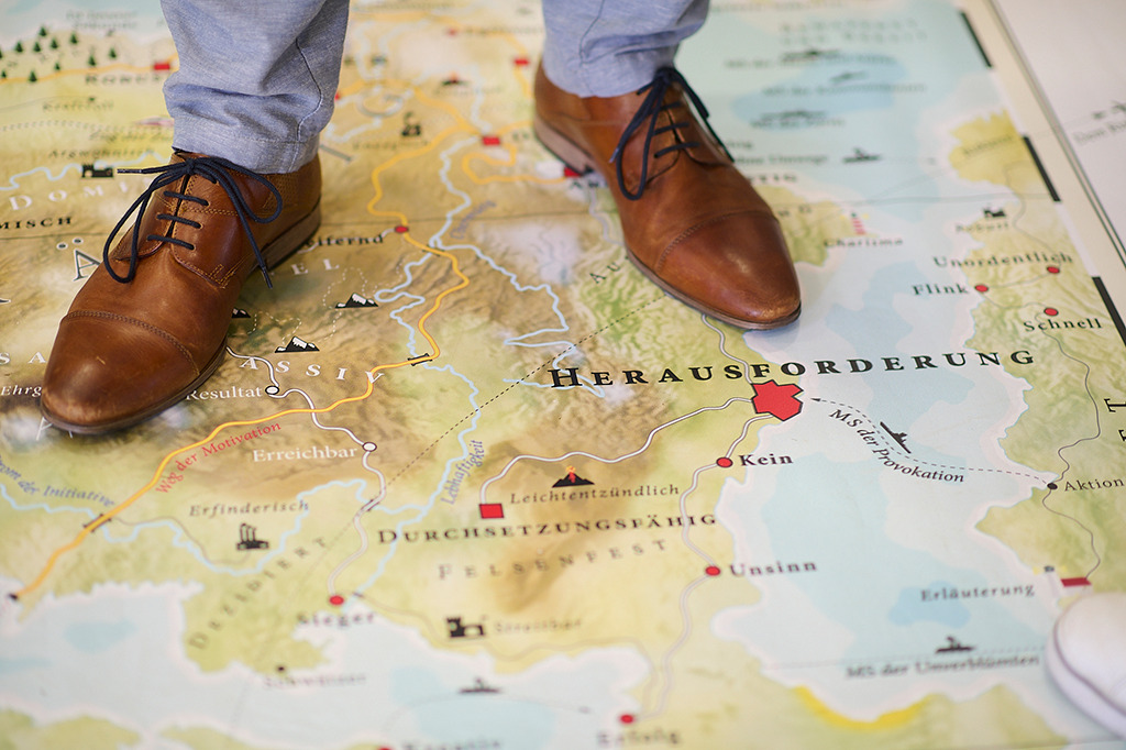 "nevo mapstell Landkarte des Verhaltens. Ein Ausschnitt aus der Landkarte des
menschlichen
Verhaltens, der ein Teil des enthusiastischen Stils zeigt, mit der Hauptstadt Herausforderung"